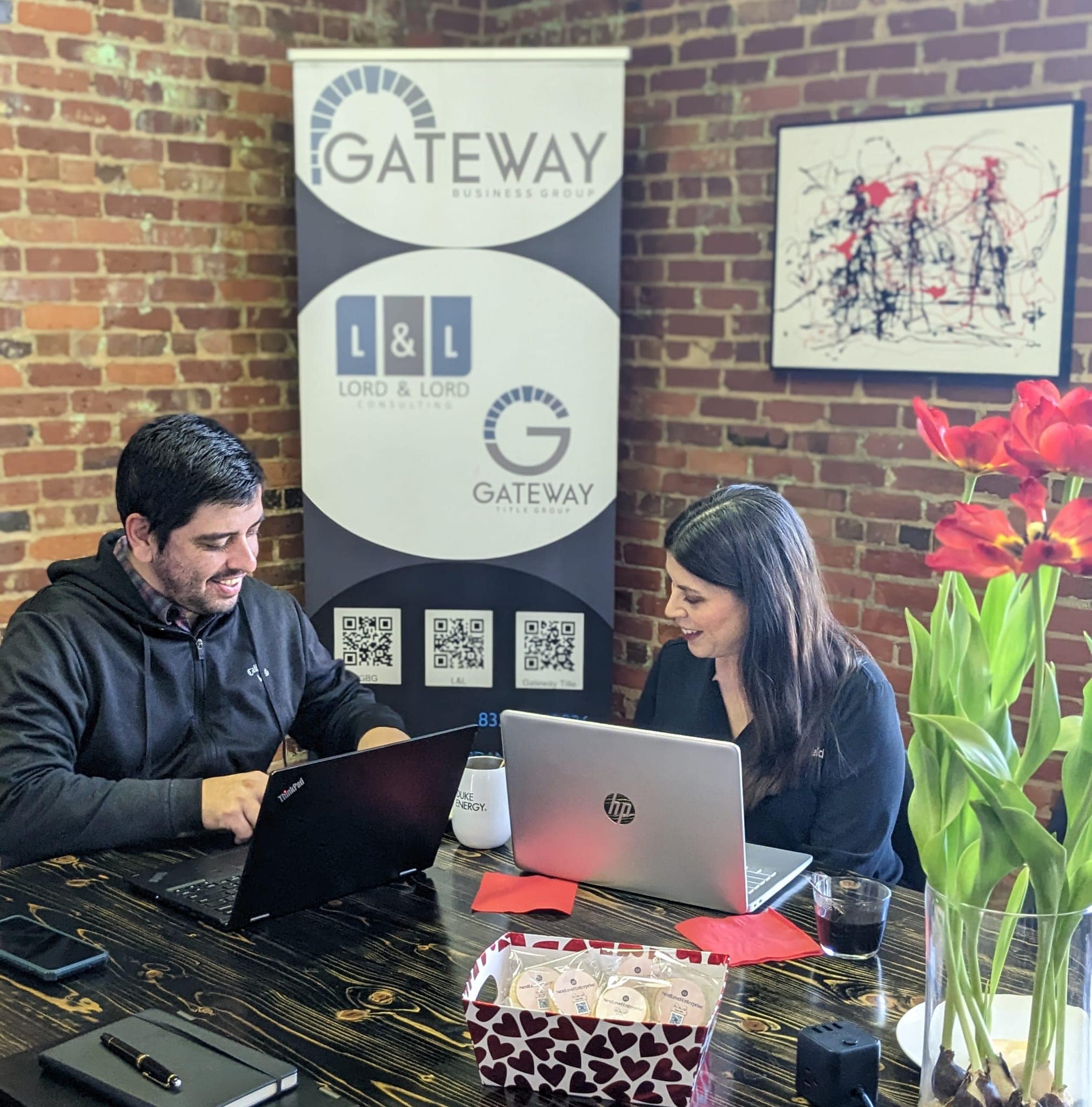 Elsie Mendez coaching a client one-on-one